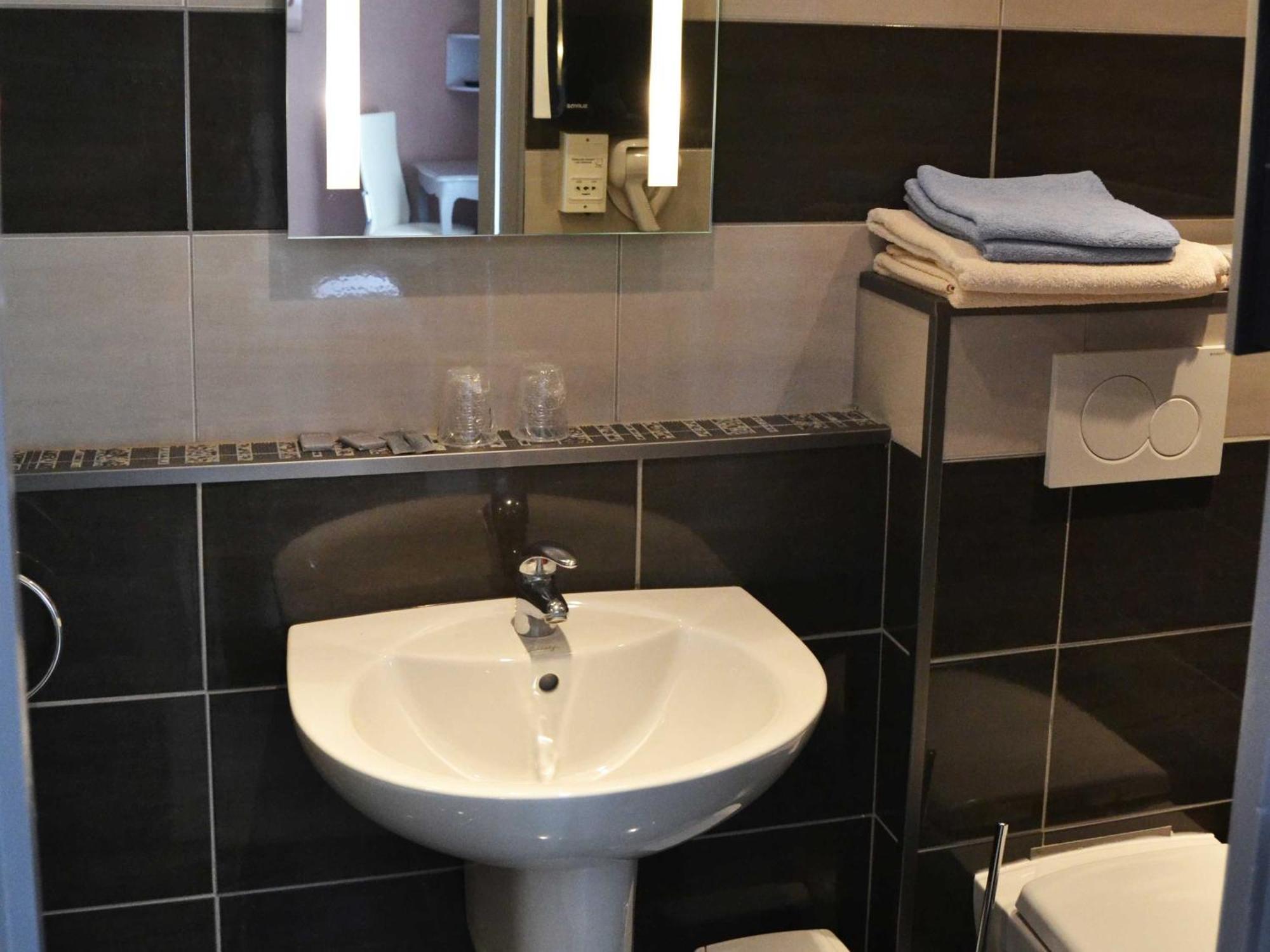 Hotel Le Dauphin Bleu Saintes-Maries-de-la-Mer Habitación foto