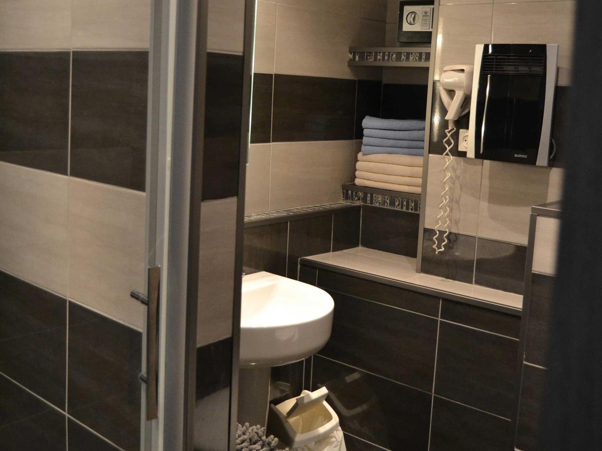 Hotel Le Dauphin Bleu Saintes-Maries-de-la-Mer Habitación foto