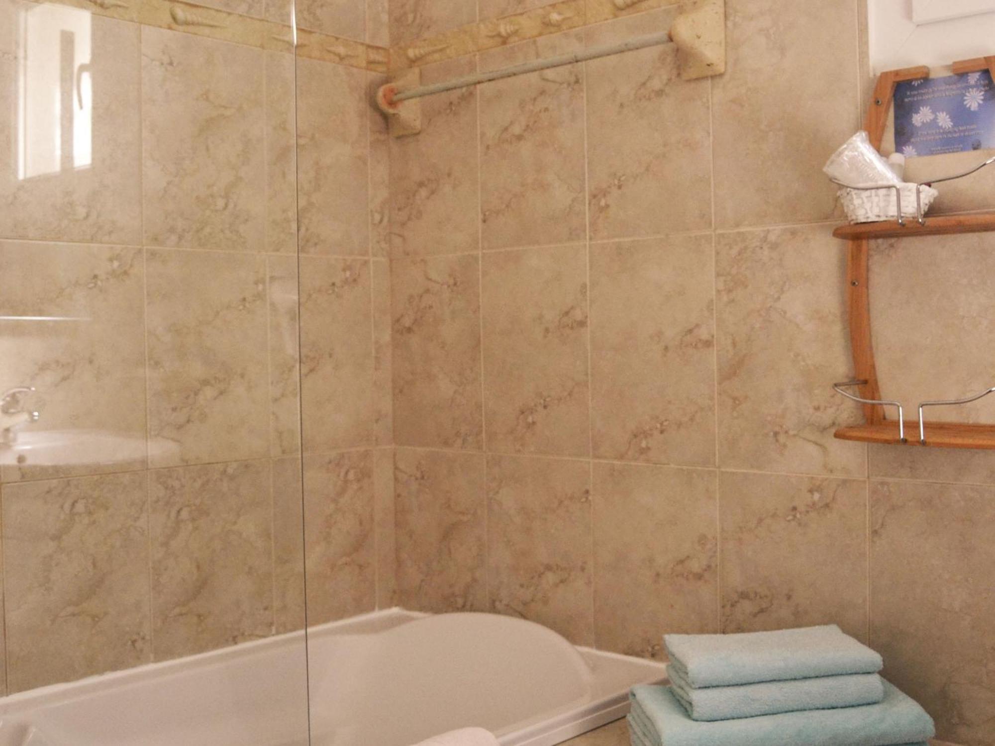 Hotel Le Dauphin Bleu Saintes-Maries-de-la-Mer Habitación foto