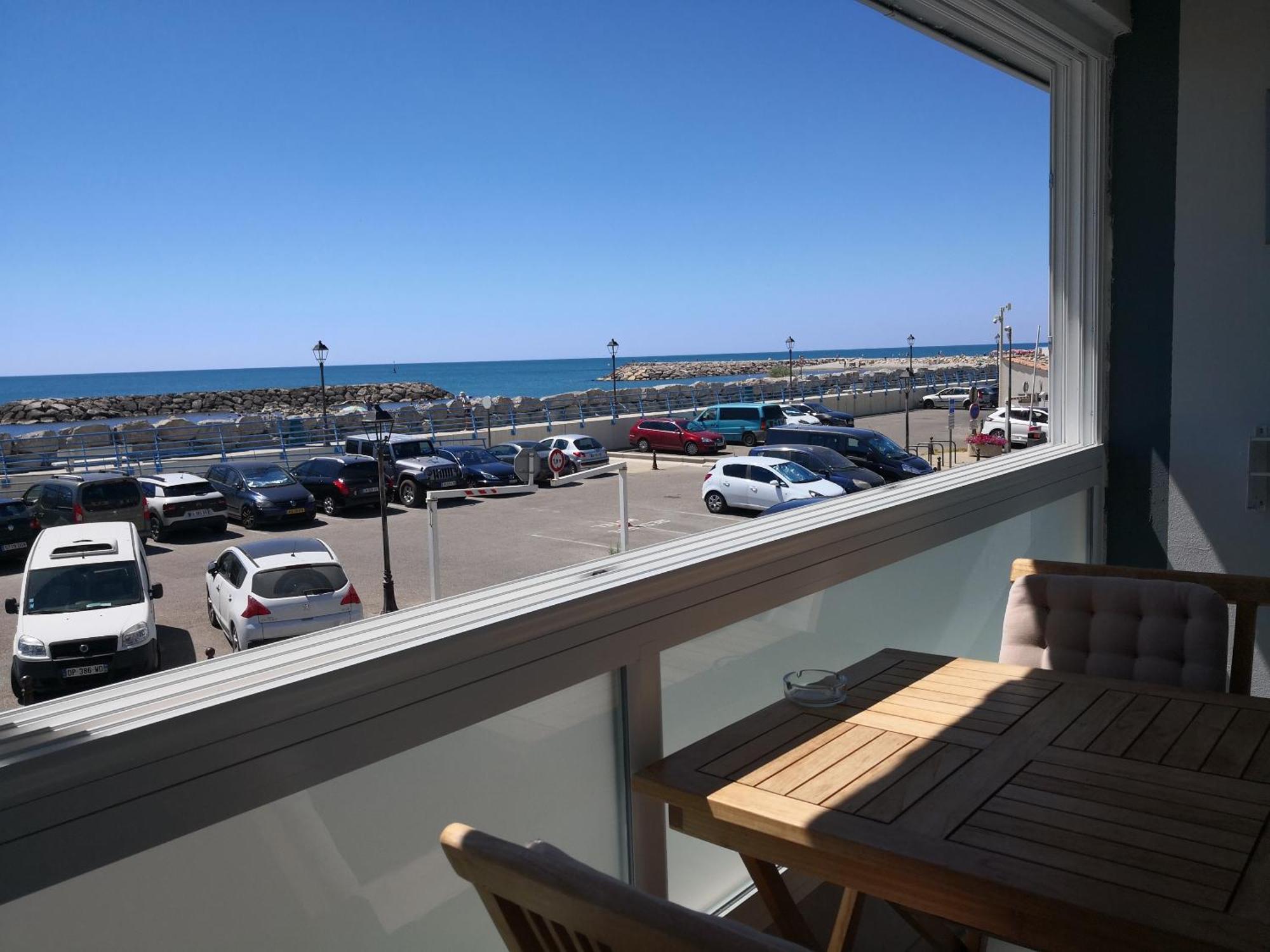 Hotel Le Dauphin Bleu Saintes-Maries-de-la-Mer Habitación foto