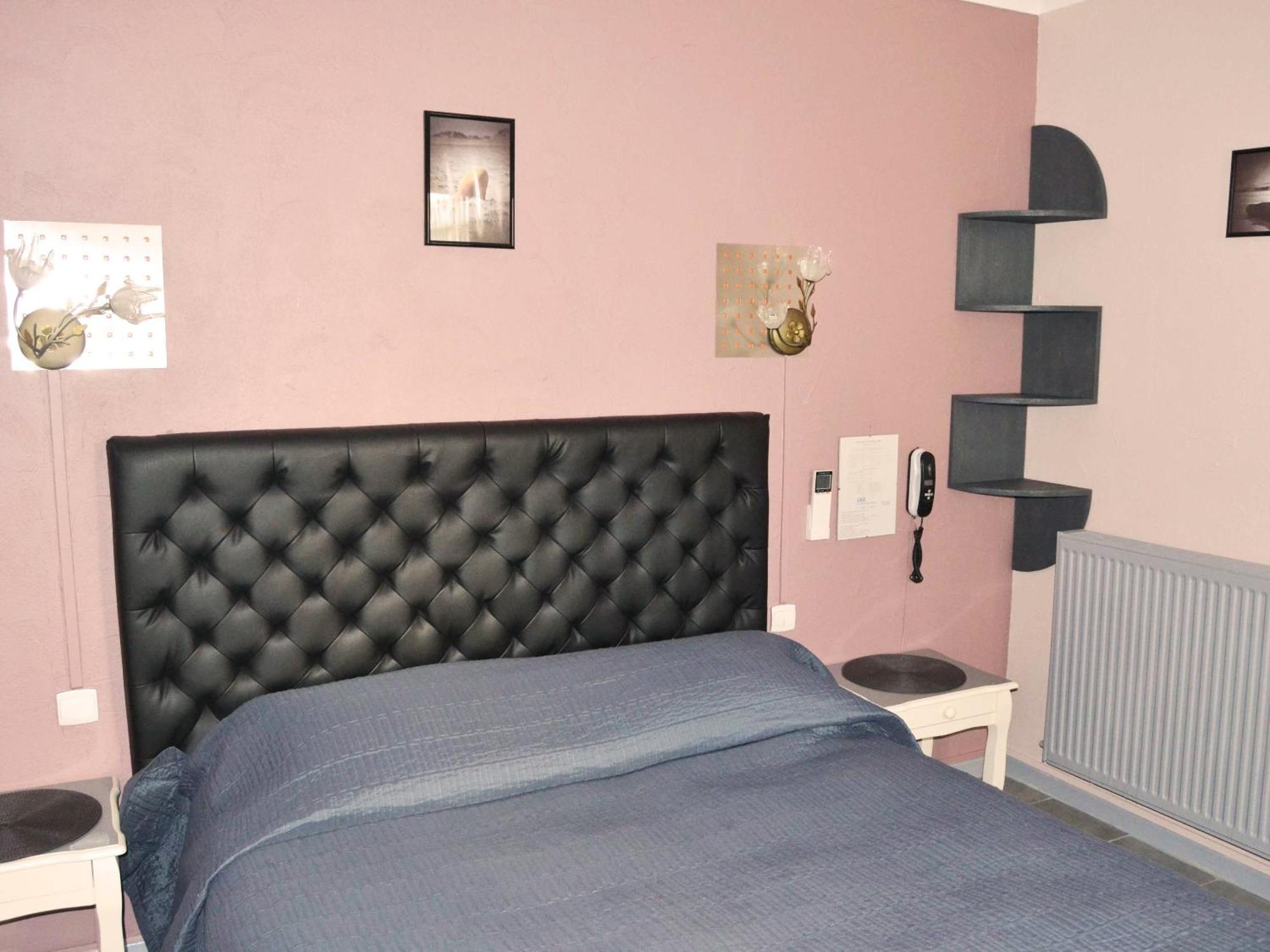 Hotel Le Dauphin Bleu Saintes-Maries-de-la-Mer Habitación foto