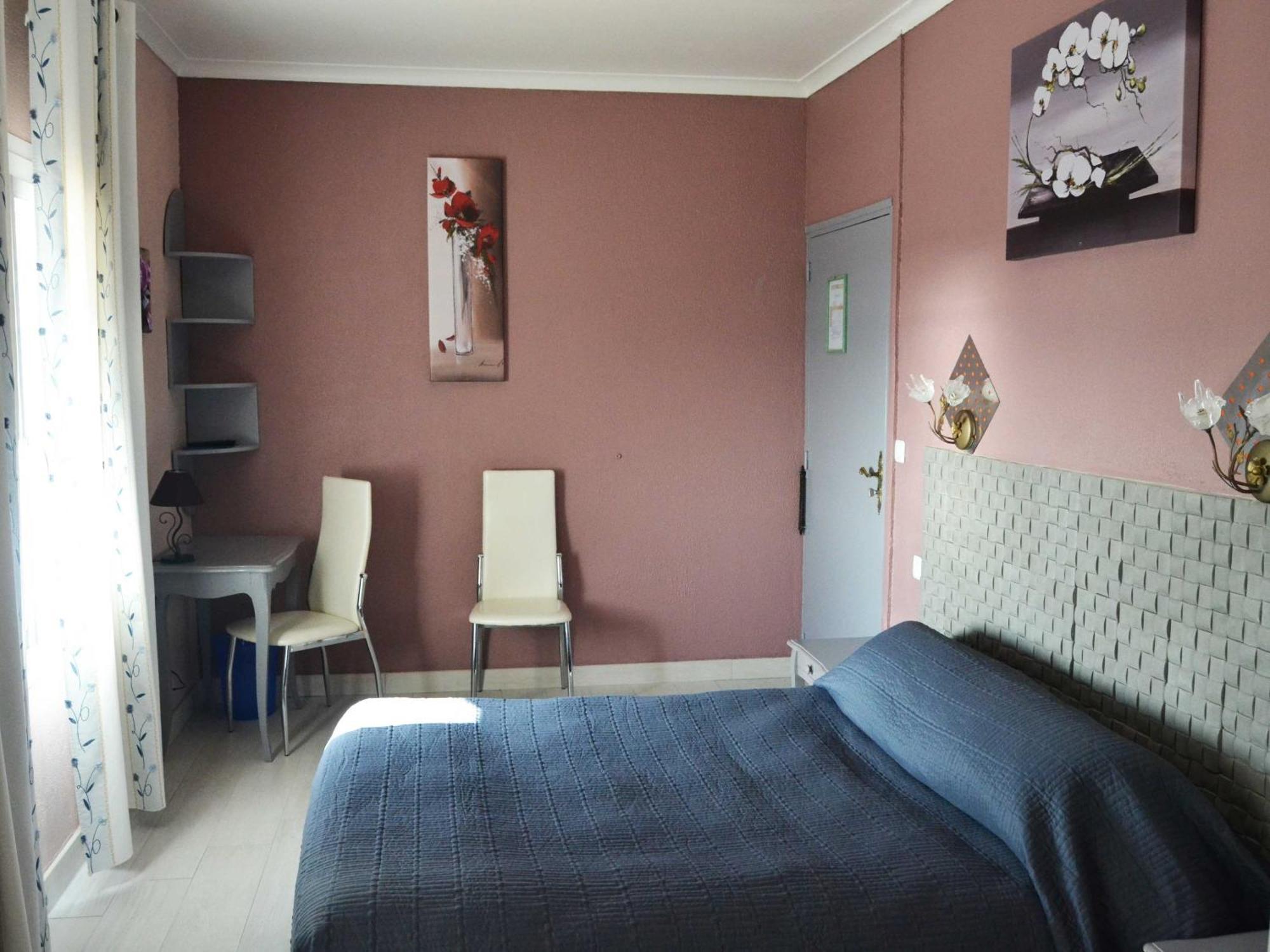 Hotel Le Dauphin Bleu Saintes-Maries-de-la-Mer Habitación foto